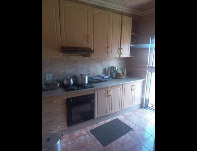 3 BEDROOM HOUSE FOR SALE IN LEONDALE